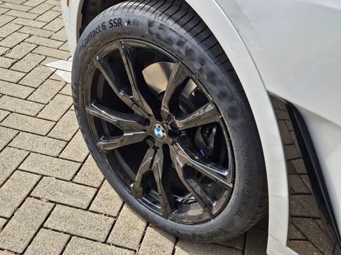 Certified 2024 BMW X7 xDrive40i w/ M Sport Package image 14