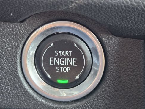 Used 2024 Chevrolet Traverse LT FWD image 21