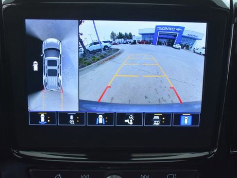 Used 2023 Chevrolet Traverse Premier image 29