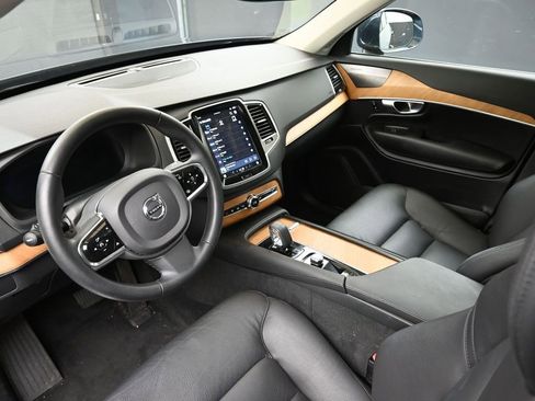 Certified 2024 Volvo XC90 B6 Plus w/ Protection Package Premier image 21