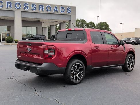 Certified 2025 Ford Maverick Lariat w/ 4K Tow Package AWD/4WD image 4