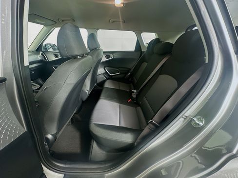 Used 2025 Kia Soul LX w/ LX Technology Package FWD image 26