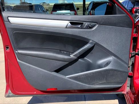 Used 2019 Volkswagen Passat 2.0T Wolfsburg image 21