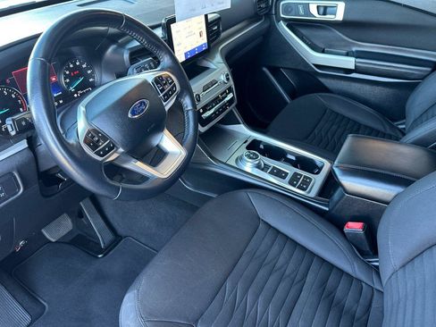 Used 2020 Ford Explorer XLT image 9