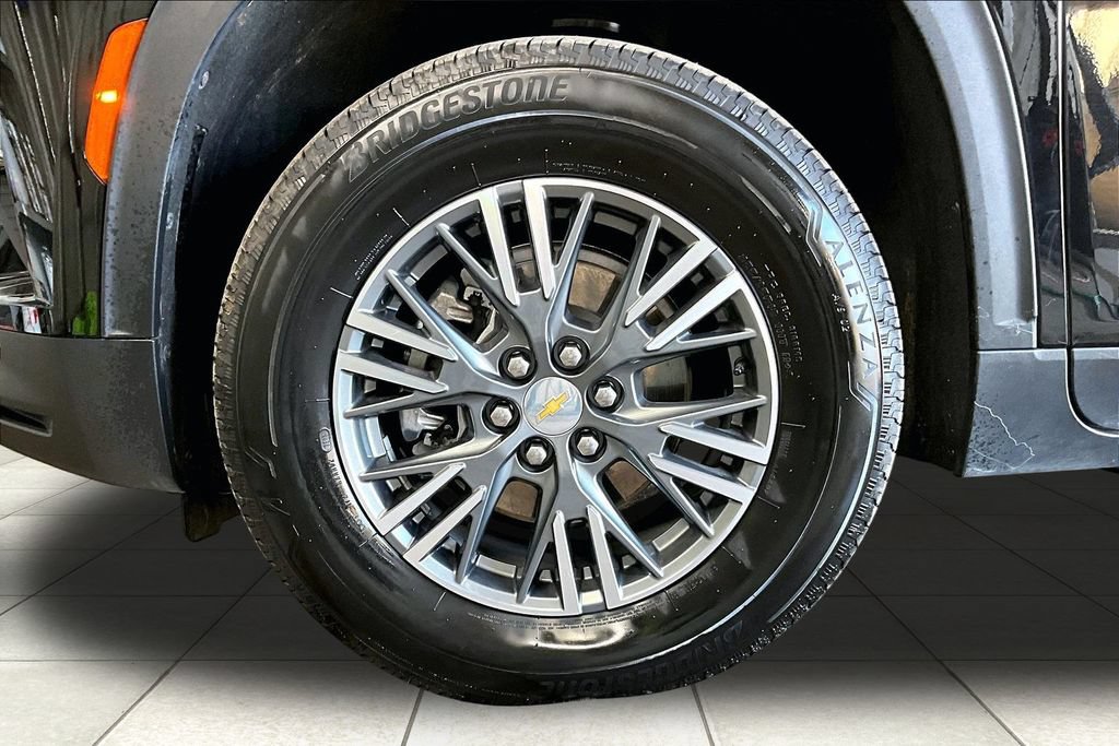 Certified 2025 Chevrolet Traverse LT FWD image 8