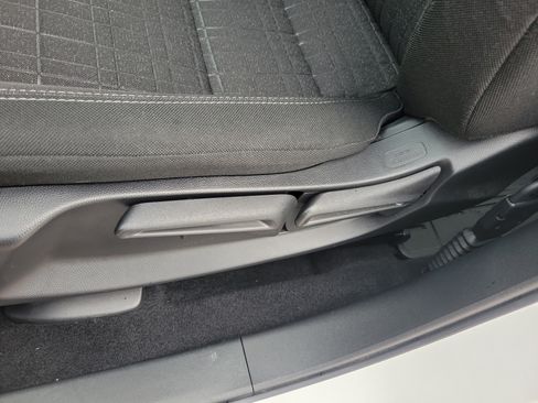 Certified 2025 Honda HR-V LX image 21