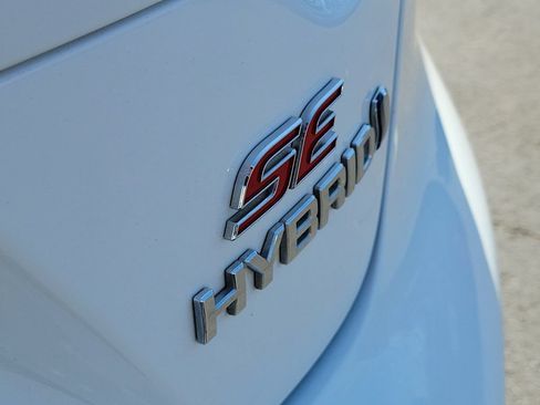 Used 2024 Toyota Corolla SE w/ SE Package FWD image 11