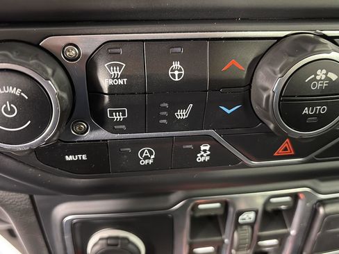 Used 2019 Jeep Wrangler Unlimited Rubicon image 39