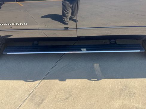 Used 2018 Chevrolet Suburban Premier AWD/4WD image 12
