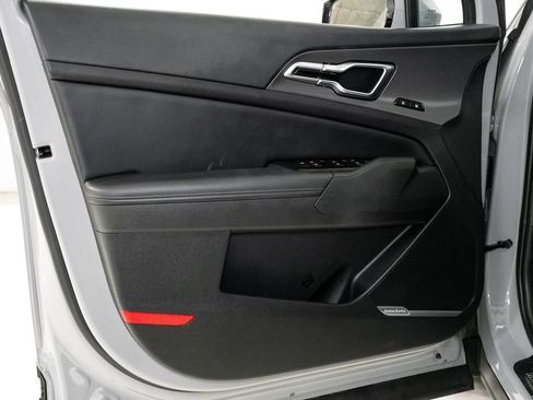 Certified 2023 Kia Sportage SX image 8