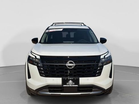 New 2026 Nissan Pathfinder Platinum AWD/4WD image 11