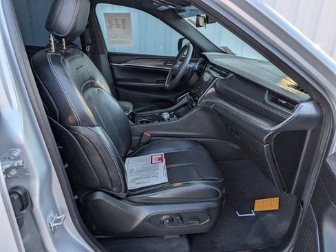 Used 2023 Jeep Grand Cherokee L Overland image 21