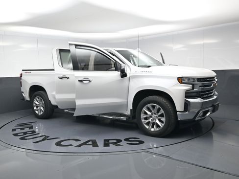 Used 2019 Chevrolet Silverado 1500 LTZ w/ LTZ Convenience Package image 15