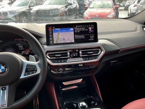 Used 2025 BMW X4 xDrive30i w/ Premium Package image 9