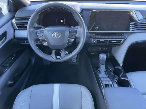 Used 2025 Toyota Camry SE image 25
