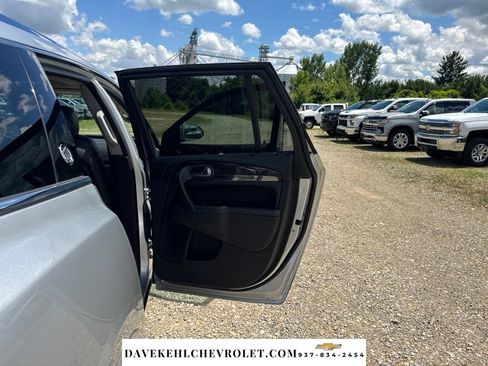 Used 2015 Buick Enclave Leather AWD/4WD image 26