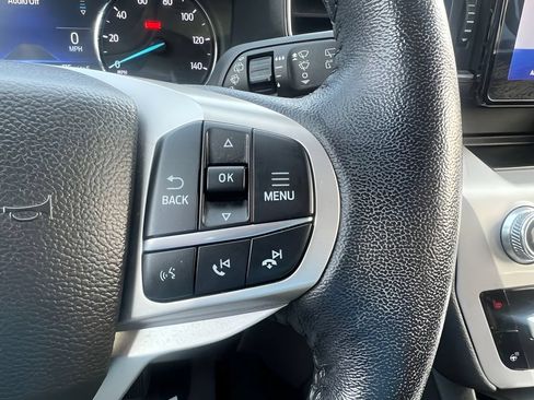 Used 2022 Ford Explorer XLT w/ Equipment Group 202A AWD/4WD image 16