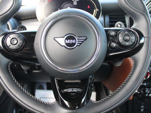 Used 2021 MINI Cooper S image 16