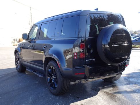 Certified 2023 Land Rover Defender 110 SE image 7