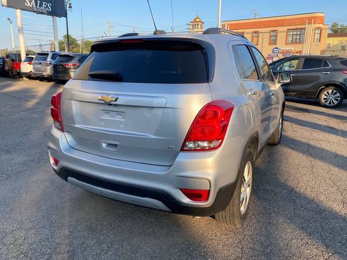 Used 2019 Chevrolet Trax LT w/ LT Convenience Package FWD image 9