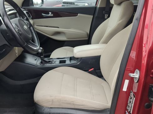 Used 2017 Kia Sorento LX w/ LX Convenience Package image 20