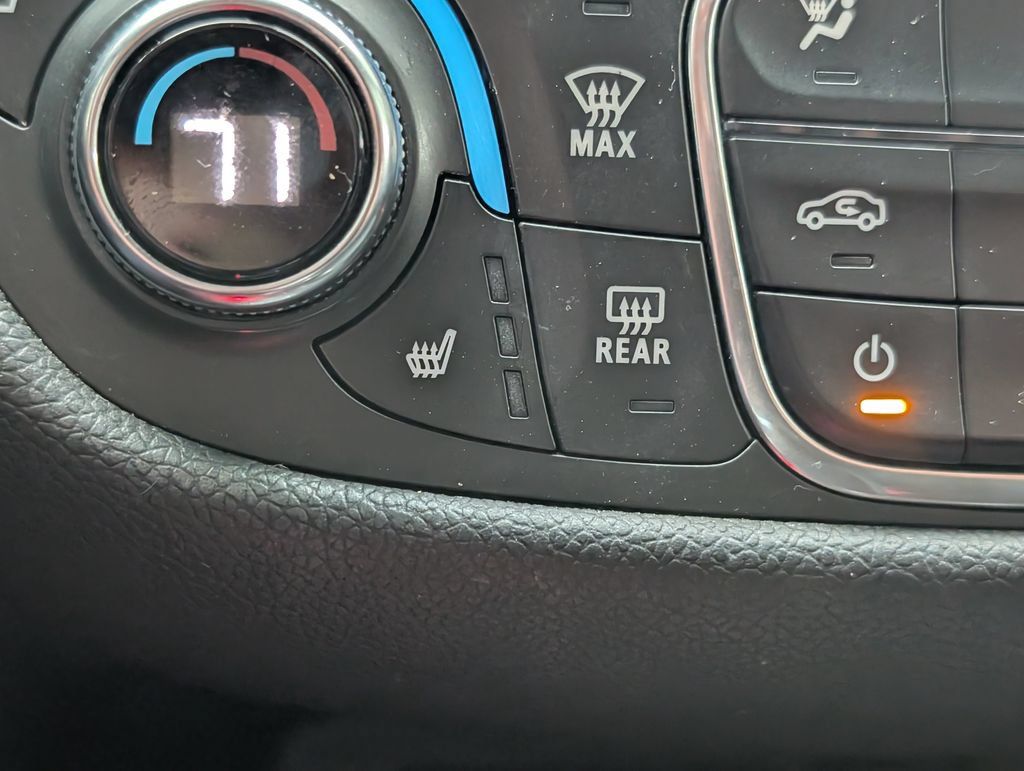 Used 2020 Chevrolet Equinox Premier FWD image 34