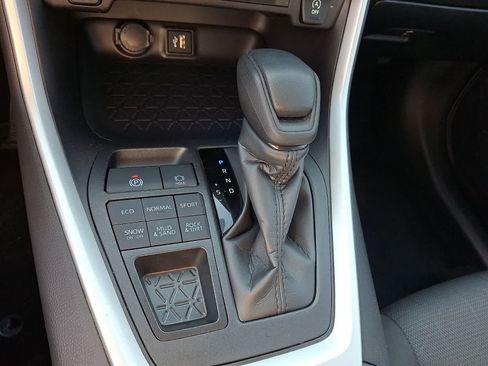 Certified 2025 Toyota RAV4 XLE AWD/4WD image 13