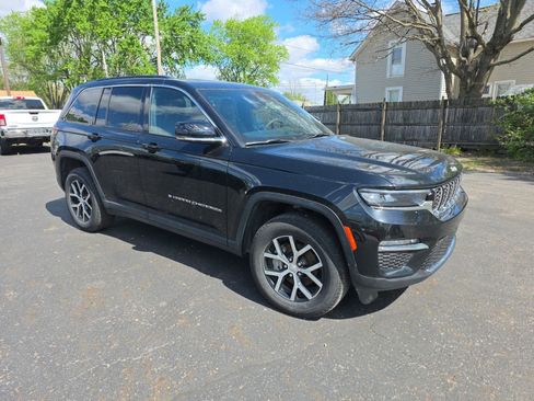 Used 2025 Jeep Grand Cherokee Limited AWD/4WD image 1