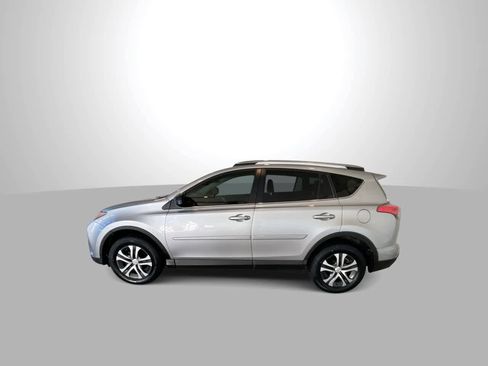 Used 2018 Toyota RAV4 LE image 5