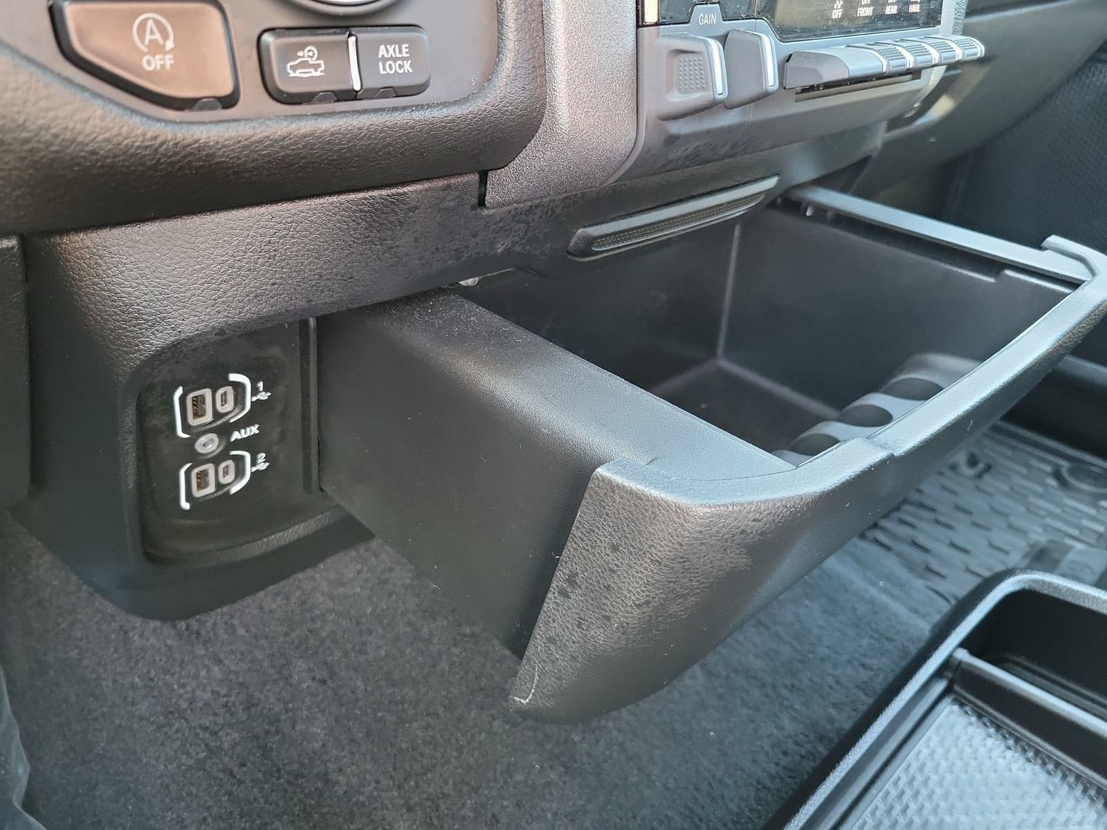 Used 2025 RAM 1500 Warlock AWD/4WD image 20