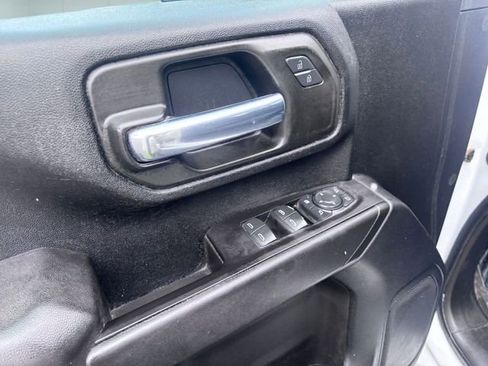 Used 2021 Chevrolet Silverado 2500 Custom w/ Custom Value Package image 13
