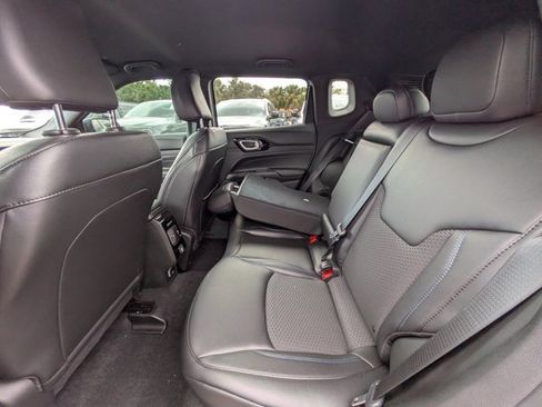 New 2026 Jeep Compass Latitude image 12