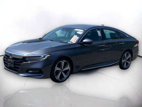 Used 2020 Honda Accord Touring image 2