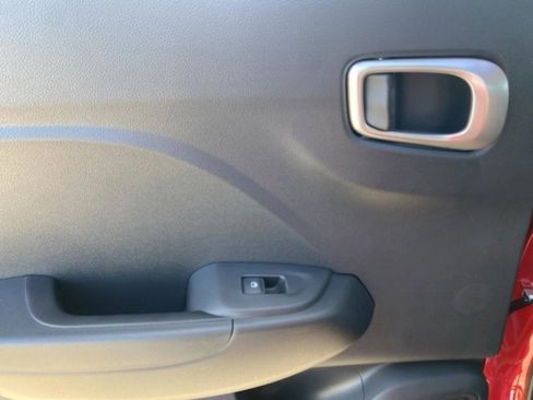 New 2026 Hyundai Venue SE FWD image 30
