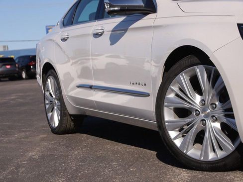 Used 2018 Chevrolet Impala Premier w/ Premier Confidence Package image 3
