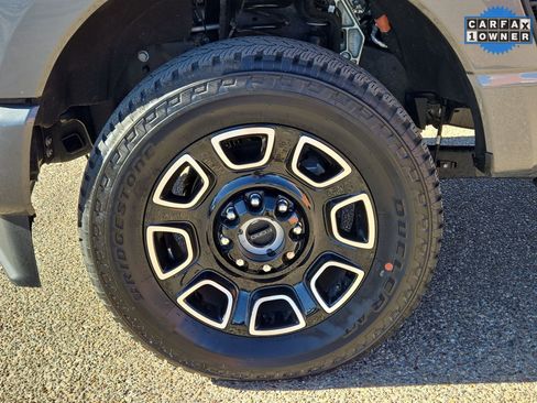 Used 2025 Ford F250 Platinum image 11