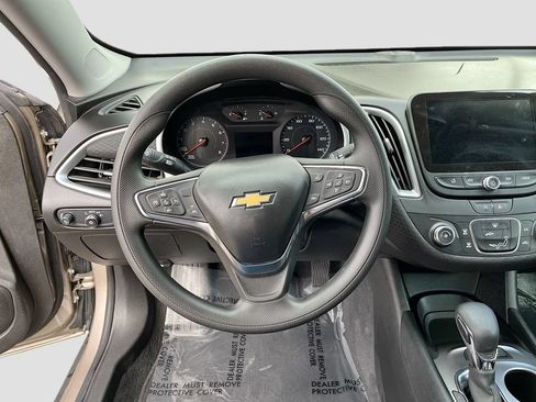 Used 2025 Chevrolet Malibu LS FWD image 11
