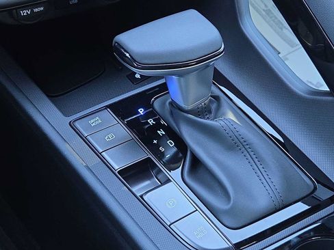 New 2026 Hyundai Elantra SEL Sport FWD image 32