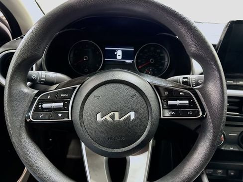 Used 2024 Kia Forte LXS w/ LXS Technology Package image 18