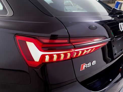 Used 2024 Audi RS 6 performance w/ Executive Package image 11
