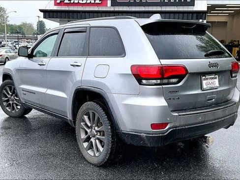 Used 2016 Jeep Grand Cherokee Limited 75th Anniversary AWD/4WD image 4