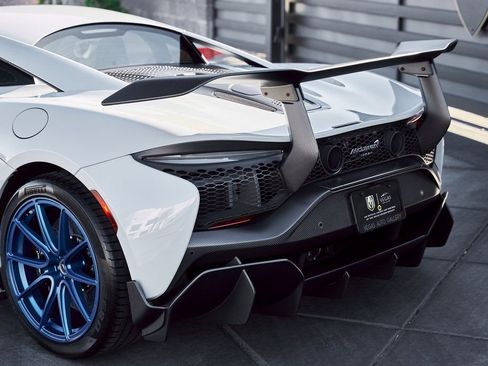 Used 2023 McLaren Artura RWD image 17