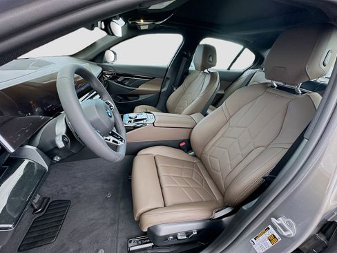 New 2026 BMW 530i w/ M Sport Package RWD image 15