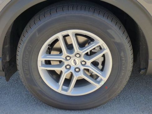 New 2026 Ford Explorer Active w/ Active Comfort Package RWD image 9