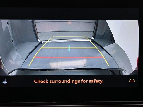 Used 2025 Toyota Camry SE image 17