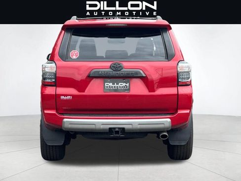 Used 2021 Toyota 4Runner TRD Off-Road Premium w/ Moonroof Package AWD/4WD image 5
