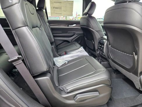 New 2025 Jeep Grand Cherokee L Limited image 12