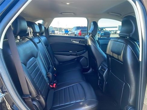 Used 2019 Ford Edge SEL image 16