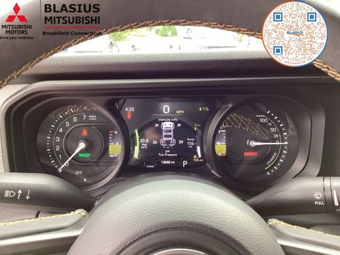 Used 2024 Jeep Wrangler Unlimited AWD/4WD image 31