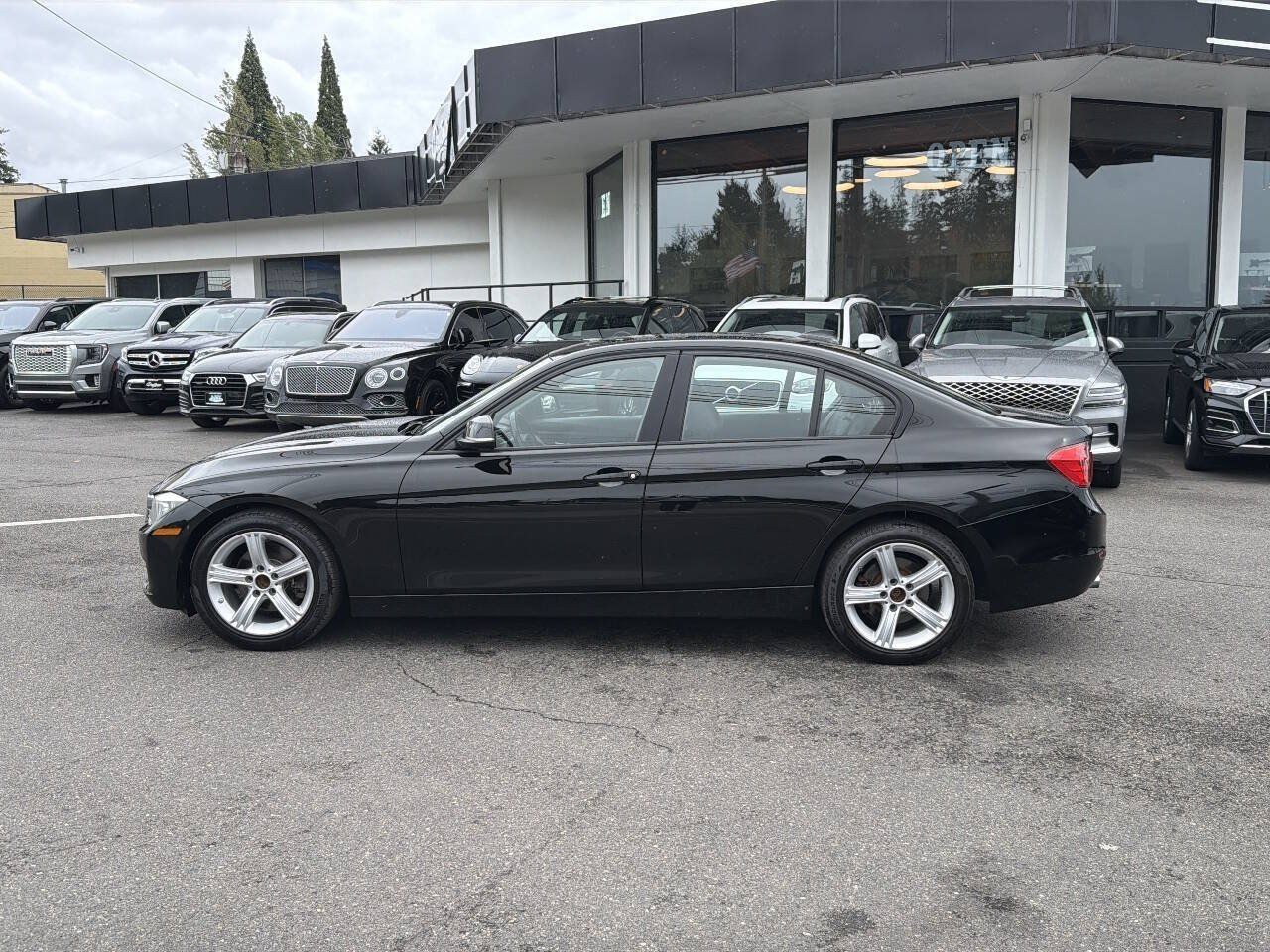 Used 2013 BMW 328i Sedan RWD image 2